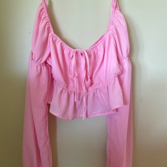 Bubblegum pink cropped blouse, size women’s medium, never been worn! FASHIONNOVA - Picture 6 of 7